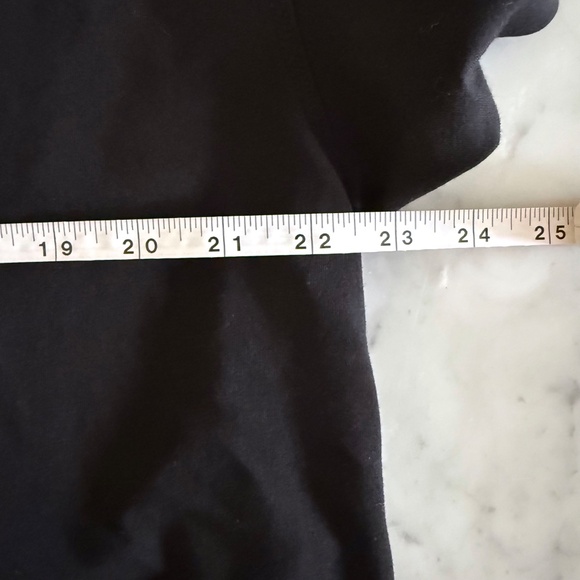 Athleta Effortless Crop Tee XL Black Odor-Resist Minimalist Workout Athletic Top - Picture 8 of 9